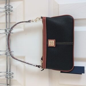 NWT Dooney & Bourke Large Slim Wristlet, Black